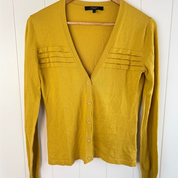 MaxMara Weekend Silk and Cotton Natural Yellow Ruffle V-Neck Cardigan - Picture 2 of 10